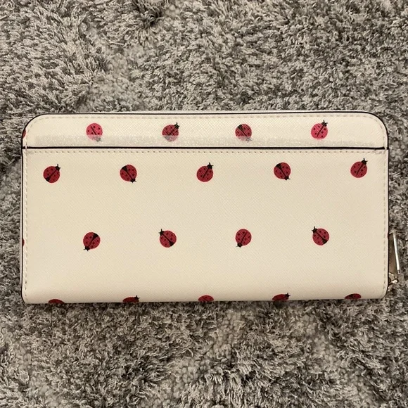 COPY - Kate Spade Wallet. - Picture 2 of 4